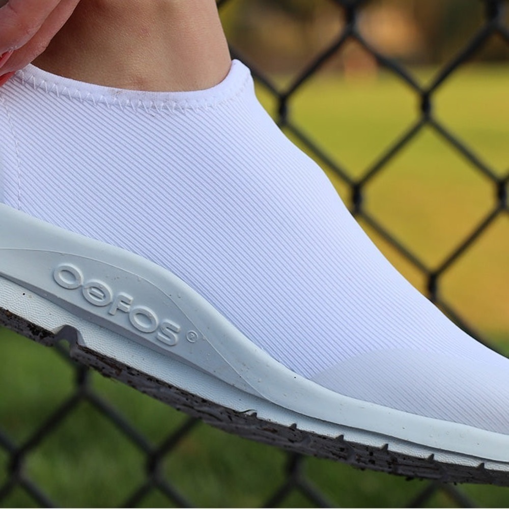 Oofos OOMG Sport Low Shoe White Women's - Picture 14 of 14